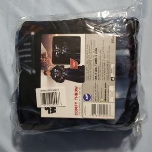 Brand New Star Wars blanket with sleeves.